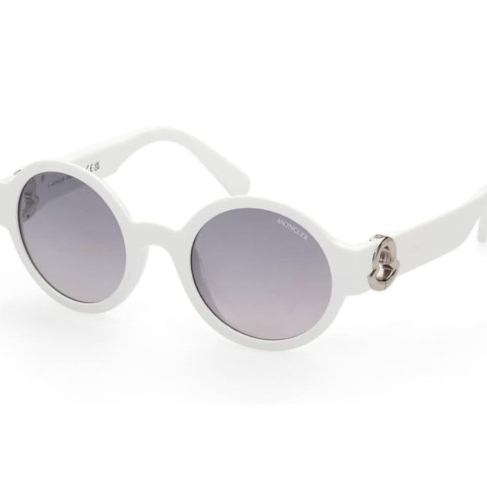 Authentic Moncler Retro Sunglasses with original cloth and case